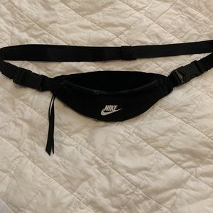 Nike Slim Fanny Pack